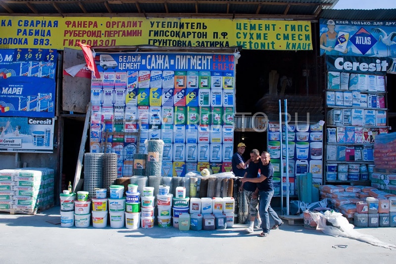 Строительный рынок одинцово. Рынок стройматериалов в Бишкеке. Строительный рынок в Германии. Строительный рынок Клин.